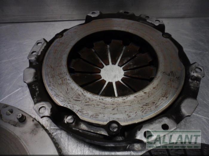 Clutch kit (complete) from a Toyota Yaris III (P13) 1.5 16V Dual VVT-iE 2017