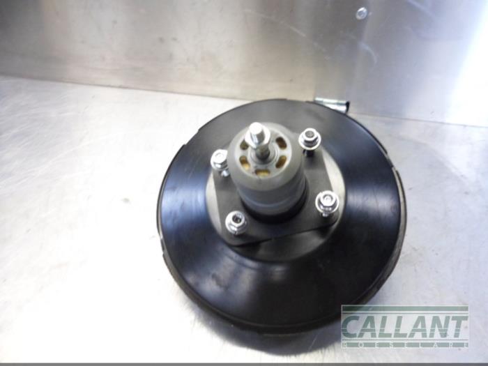 Usados Servofreno Toyota Yaris III (P13) 1.5 16V Dual VVT-iE Precio € 42,35 IVA incluido ofrecido por Garage Callant