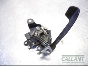 Used Bonnet lock mechanism Toyota Yaris III (P13) 1.5 16V Dual VVT-iE Price € 12,10 Inclusive VAT offered by Garage Callant