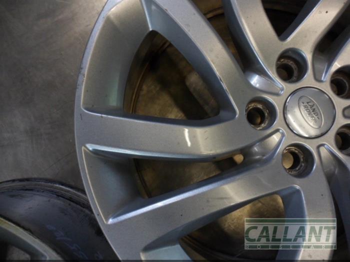 Set of wheels Landrover Discovery V 2.0 Td4 16V - LR081586 Alloy 