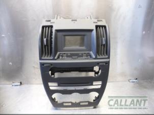 Usagé Console centrale Landrover Freelander II 2.2 eD4 16V Prix € 42,35 Prix TTC proposé par Garage Callant