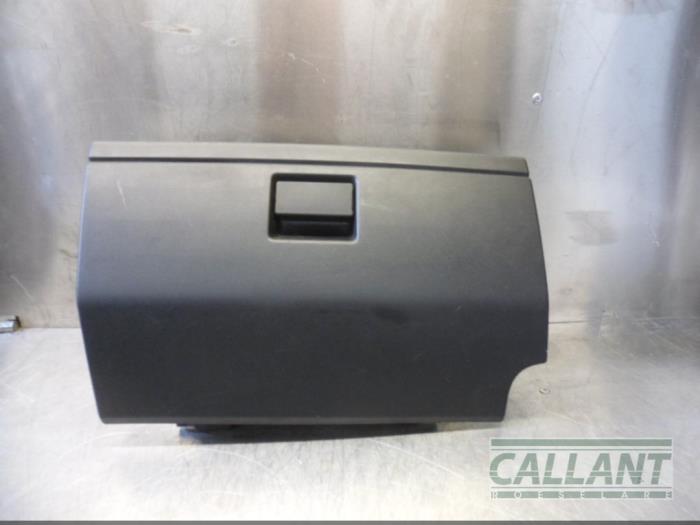 Begagnade Handskfack Landrover Freelander II 2.2 eD4 16V Pris € 60,50 Inklusive moms erbjuds av Garage Callant