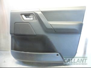 Używane Tapicerka drzwi prawych przednich wersja 4-drzwiowa Landrover Freelander II 2.2 eD4 16V Cena € 60,50 Z VAT oferowane przez Garage Callant