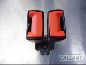 Usagé Insertion ceinture de sécurité arrière centre Landrover Freelander II 2.2 eD4 16V Prix € 30,25 Prix TTC proposé par Garage Callant