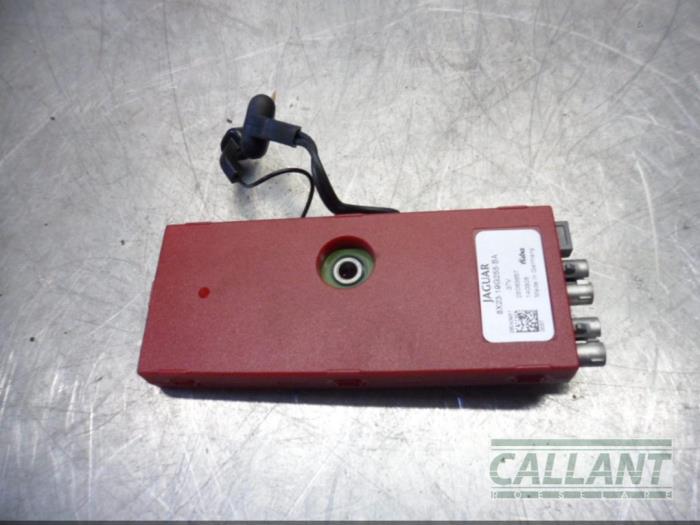 Używane Antena Jaguar XF (CC9) 2.7 D V6 24V Cena € 30,25 Z VAT oferowane przez Garage Callant