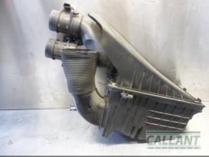 Używane Obudowa filtra powietrza Jaguar XF (CC9) 2.7 D V6 24V Cena € 121,00 Z VAT oferowane przez Garage Callant