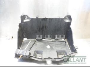 Used Battery box Jaguar XF (CC9) 2.7 D V6 24V Price € 18,15 Inclusive VAT offered by Garage Callant