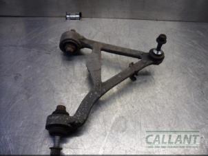 Używane Wahacz zawieszenia górny lewy tyl Jaguar XF (CC9) 2.7 D V6 24V Cena € 60,50 Z VAT oferowane przez Garage Callant