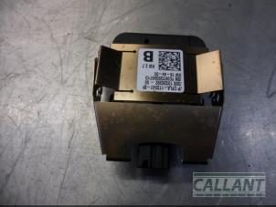 Usados Sensor de lluvia Jaguar XF Sportbrake 3.0 S V6 D 24V Precio € 60,50 IVA incluido ofrecido por Garage Callant