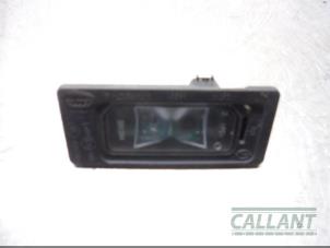 Używane Oswietlenie tablicy rejestracyjnej Jaguar XF Sportbrake 3.0 S V6 D 24V Cena € 12,10 Z VAT oferowane przez Garage Callant