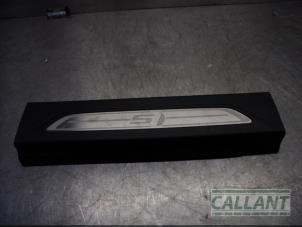 Używane Próg drzwi prawa Jaguar XF Sportbrake 3.0 S V6 D 24V Cena € 30,25 Z VAT oferowane przez Garage Callant