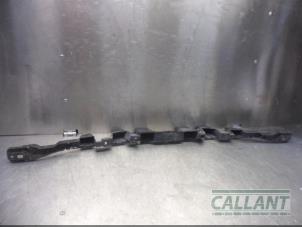 Usagé Support pare-chocs arrière centre Jaguar XF Sportbrake 3.0 S V6 D 24V Prix € 12,10 Prix TTC proposé par Garage Callant