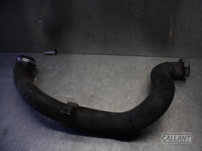 Gebrauchte Intercooler Schlauch Peugeot 5008 II (M4/MC/MJ/MR) 2.0 BlueHDi 150 16V Preis € 30,25 Mit Mehrwertsteuer angeboten von Garage Callant