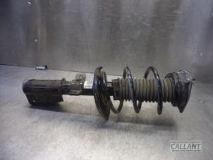 Used Front shock absorber, right Peugeot 5008 II (M4/MC/MJ/MR) 2.0 BlueHDi 150 16V Price € 90,75 Inclusive VAT offered by Garage Callant