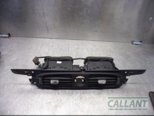 Used Dashboard vent Jaguar XJ (X350) 6 3.0 V6 24V Price € 60,50 Inclusive VAT offered by Garage Callant