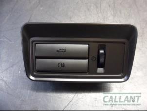 Used Fog light switch Jaguar XF (CC9) 3.0 D V6 24V Price € 30,25 Inclusive VAT offered by Garage Callant