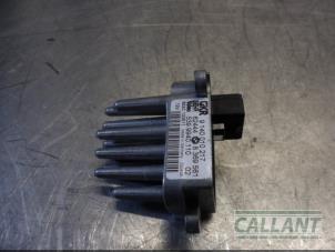 Used Heater resistor Landrover Range Rover III (LM) 4.4 V8 32V Price € 30,25 Inclusive VAT offered by Garage Callant