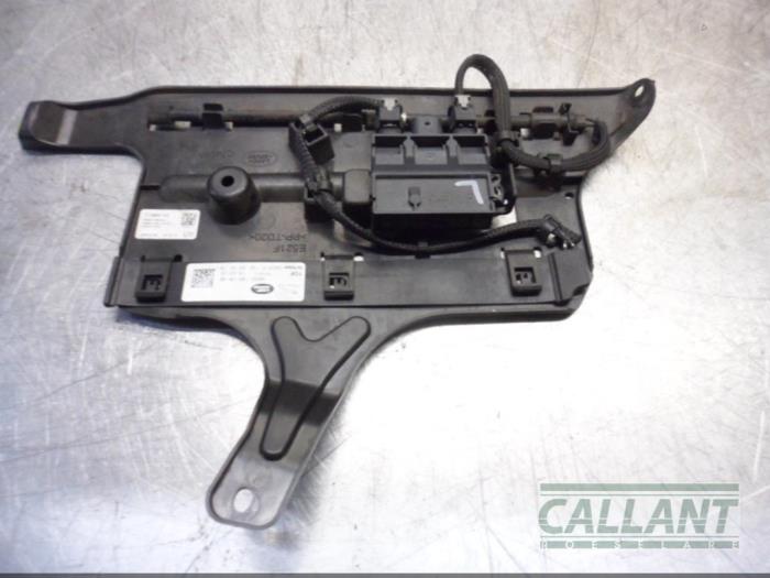 Używane Modul silnika tylnej klapy Landrover Range Rover Velar (LY) 2.0 16V P250 AWD Cena € 60,50 Z VAT oferowane przez Garage Callant