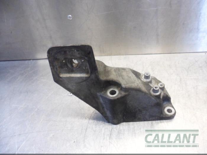 Used Engine mount Landrover Range Rover Sport (LS) 3.6 TDV8 32V Price € 24,20 Inclusive VAT offered by Garage Callant