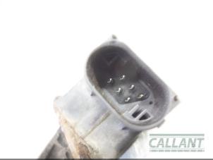 Used Ride height controller, front left Jaguar XJ (X350) 6 3.0 V6 24V Price € 60,50 Inclusive VAT offered by Garage Callant