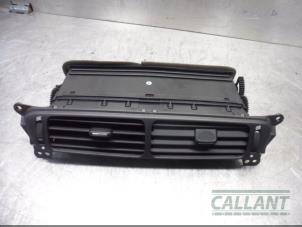 Usados Rejilla de aire de salpicadero Jaguar X-type 2.2 D 16V Precio € 30,25 IVA incluido ofrecido por Garage Callant