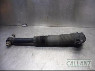 Used Rear shock absorber, right Jaguar E-Pace 2.0 D 150 16V AWD Price € 60,50 Inclusive VAT offered by Garage Callant