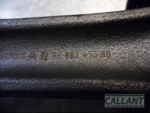 Kolben van een Land Rover Range Rover Evoque (LVJ/LVS) 2.2 TD4 16V 5-drs. 2014