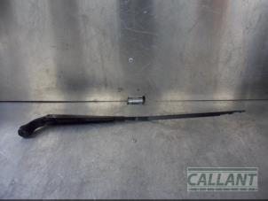 Used Front wiper arm Audi A3 Sportback (8YA) 2.0 30 TDI 16V Price € 18,15 Inclusive VAT offered by Garage Callant