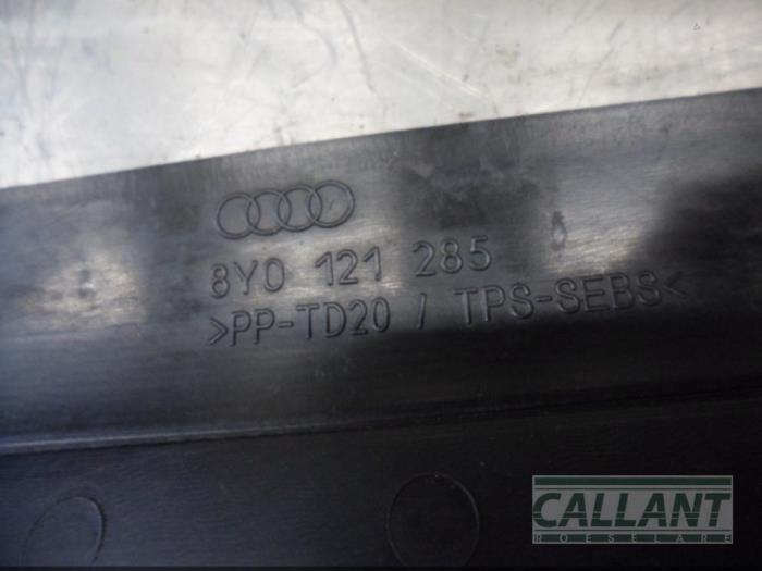 Abdeckplatte sonstige van een Audi A3 Sportback (8YA) 2.0 30 TDI 16V 2021
