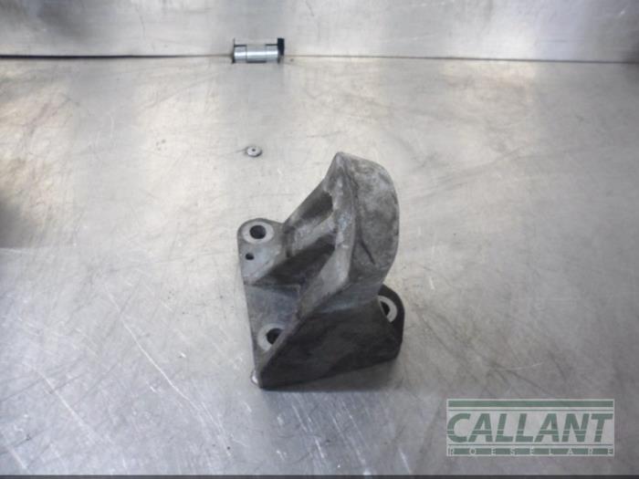 Used Engine mount Jaguar XJ (X351) 3.0 D V6 24V Price € 24,20 Inclusive VAT offered by Garage Callant