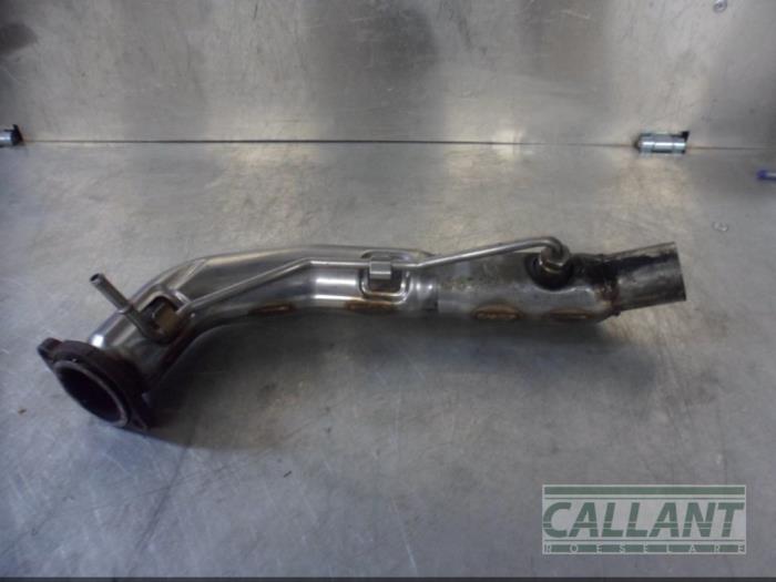 Used Exhaust middle section Landrover Range Rover Velar (LY) 3.0 D300 AWD Price € 60,50 Inclusive VAT offered by Garage Callant