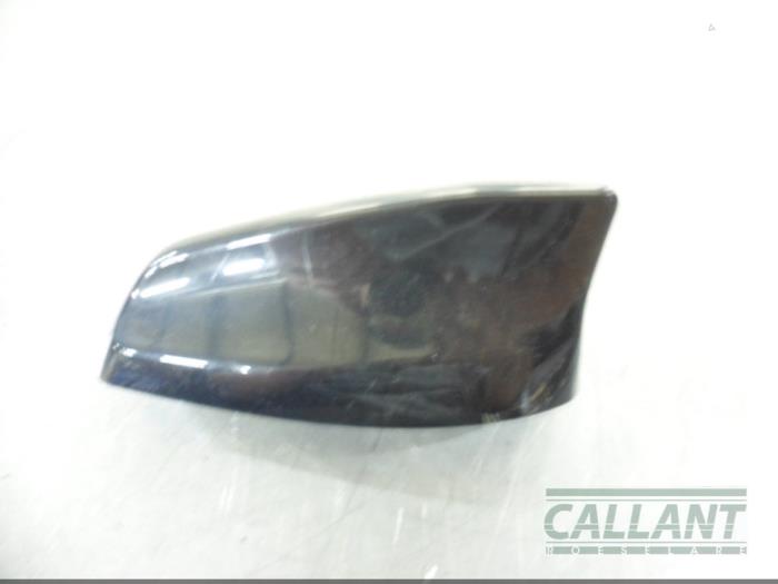 Używane Antena Landrover Range Rover Velar (LY) 3.0 D300 AWD Cena € 60,50 Z VAT oferowane przez Garage Callant