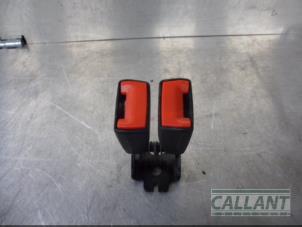 Usagé Insertion ceinture de sécurité arrière centre Landrover Freelander II 2.2 td4 16V Prix € 30,25 Prix TTC proposé par Garage Callant