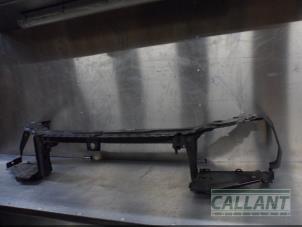 Usados Panel frontal Landrover Freelander II 2.2 td4 16V Precio € 181,50 IVA incluido ofrecido por Garage Callant