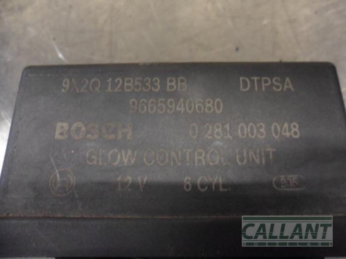 Glow plug relay from a Jaguar XF (CC9) 3.0 D V6 24V 2011