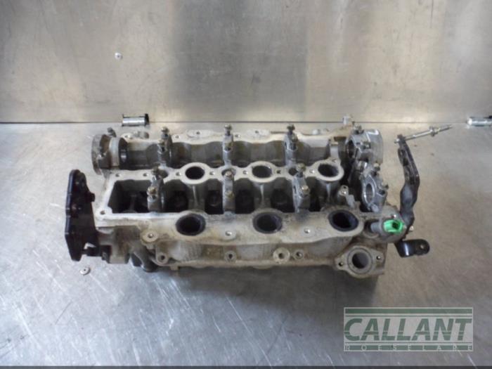 Cylinder head Jaguar XJ 3.0 D V6 24V LR083672 AJTDV6
