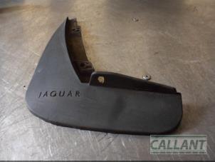 Gebrauchte Schmutzfänger Jaguar XF (CC9) 3.0 D V6 24V Preis € 30,25 Mit Mehrwertsteuer angeboten von Garage Callant
