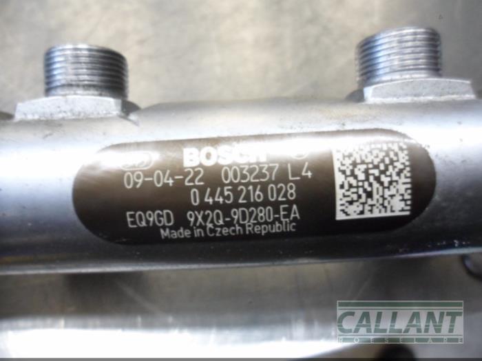 Fuel injector nozzle from a Jaguar XF (CC9) 3.0 D V6 24V 2009