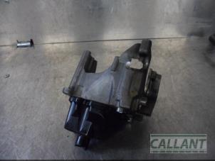Usagé Support pompe diesel Jaguar XF (CC9) 3.0 D V6 24V Prix € 30,25 Prix TTC proposé par Garage Callant