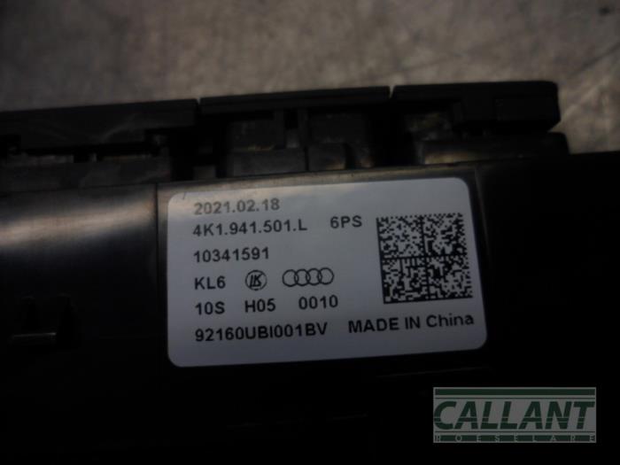 Fog light switch from a Audi A3 Sportback (8YA) 2.0 30 TDI 16V 2021