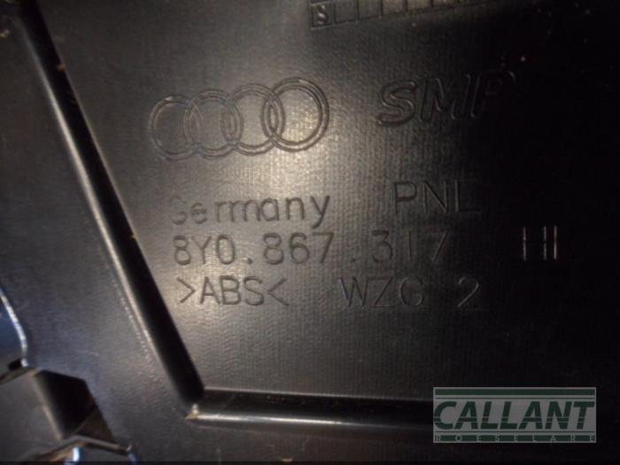 Tapicerka drzwi lewych tylnych wersja 4-drzwiowa z Audi A3 Sportback (8YA) 2.0 30 TDI 16V 2021