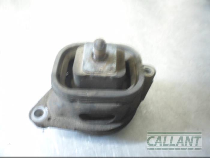 Used Engine mount Landrover Range Rover III (LM) 4.4 V8 32V Price € 30,25 Inclusive VAT offered by Garage Callant