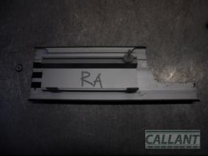Used Door sill right Landrover Range Rover III (LM) 4.4 V8 32V Price € 30,25 Inclusive VAT offered by Garage Callant