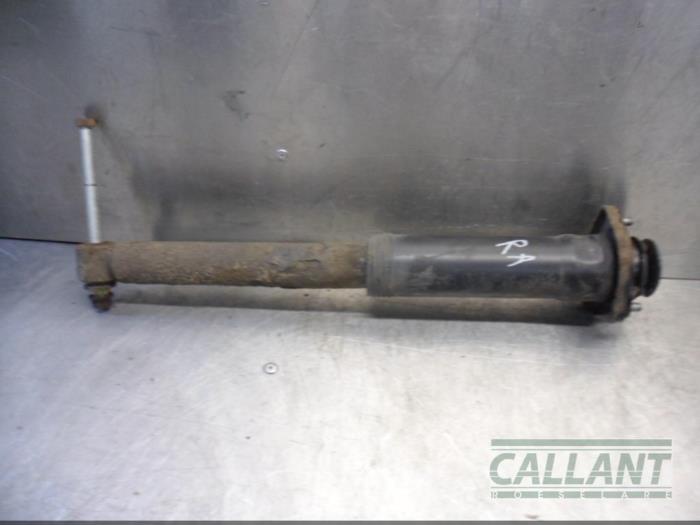 Rear shock absorber, right from a Land Rover Range Rover III (LM) 4.4 V8 32V 2004