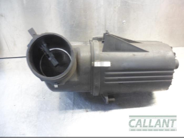 Begagnade Luftfilterhus Landrover Range Rover III (LM) 4.4 V8 32V Pris € 60,50 Inklusive moms erbjuds av Garage Callant