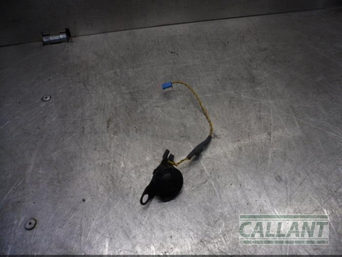 Front door high frequency speaker