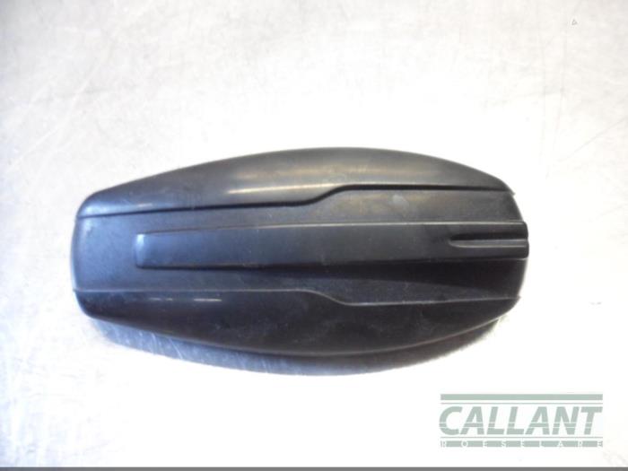 Używane Antena Landrover Range Rover Evoque (LVJ/LVS) 2.2 TD4 16V Cena € 60,50 Z VAT oferowane przez Garage Callant