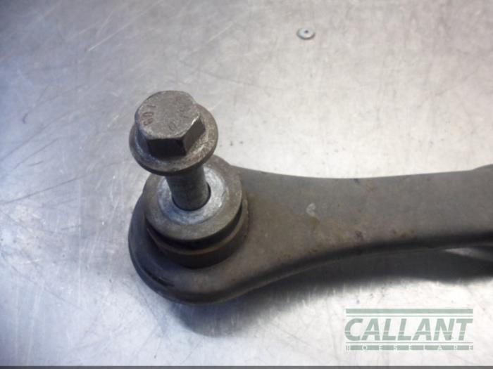 Lower wishbone, rear right from a Land Rover Range Rover Evoque (LVJ/LVS) 2.2 TD4 16V 2011