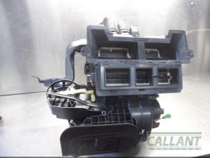 Usados Cuerpo de calefactor Landrover Range Rover Evoque (LVJ/LVS) 2.2 TD4 16V Precio € 332,75 IVA incluido ofrecido por Garage Callant