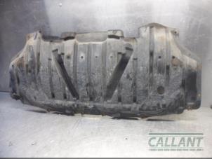 Used Bash plate Landrover Range Rover III (LM) 4.4 V8 32V Price € 30,25 Inclusive VAT offered by Garage Callant